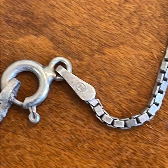 Vtg La Mode sterling silver round pendant on box chain - Picture 7 of 8